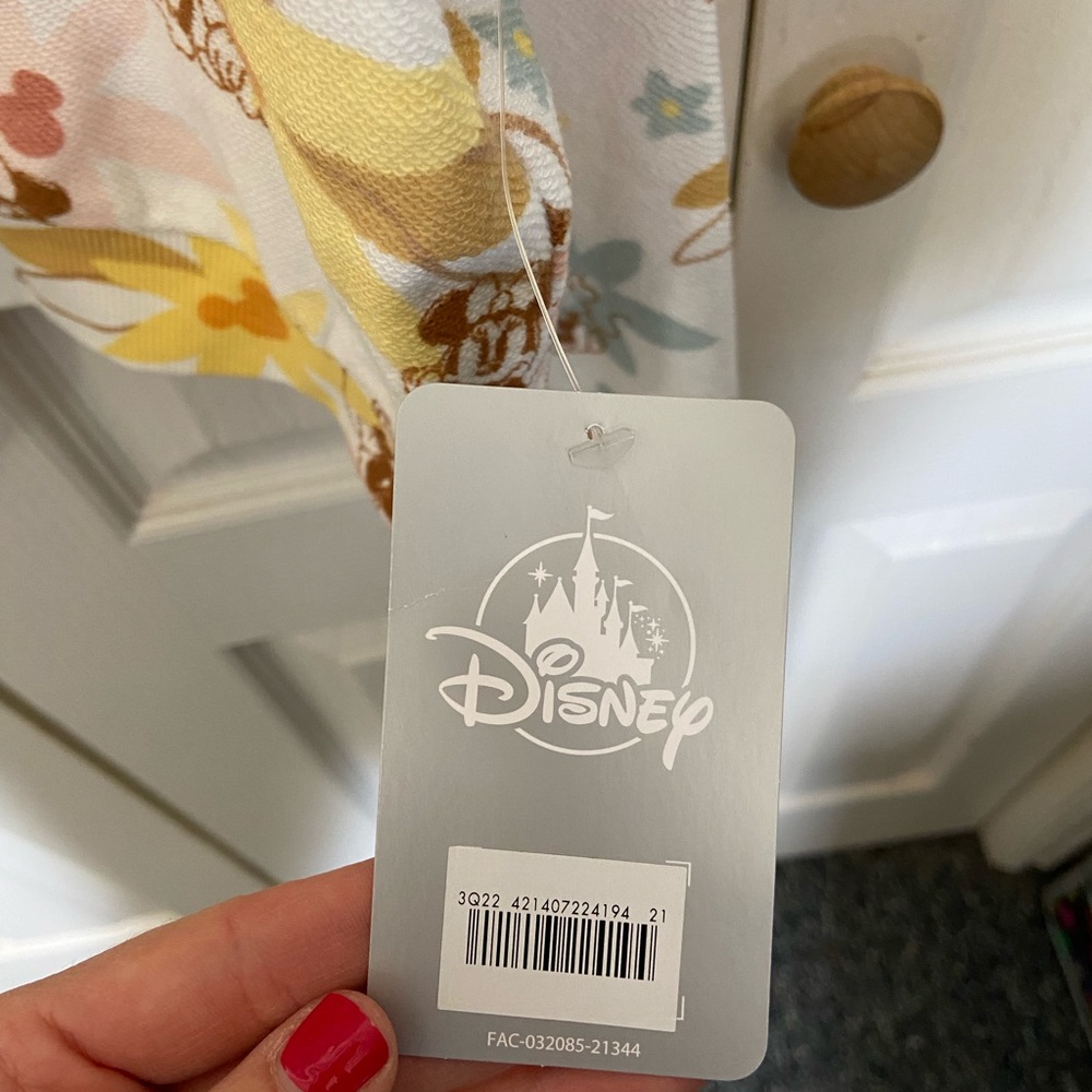 Womens Disney Cropped Hoodie. Size Medium. - Picture 4 of 4